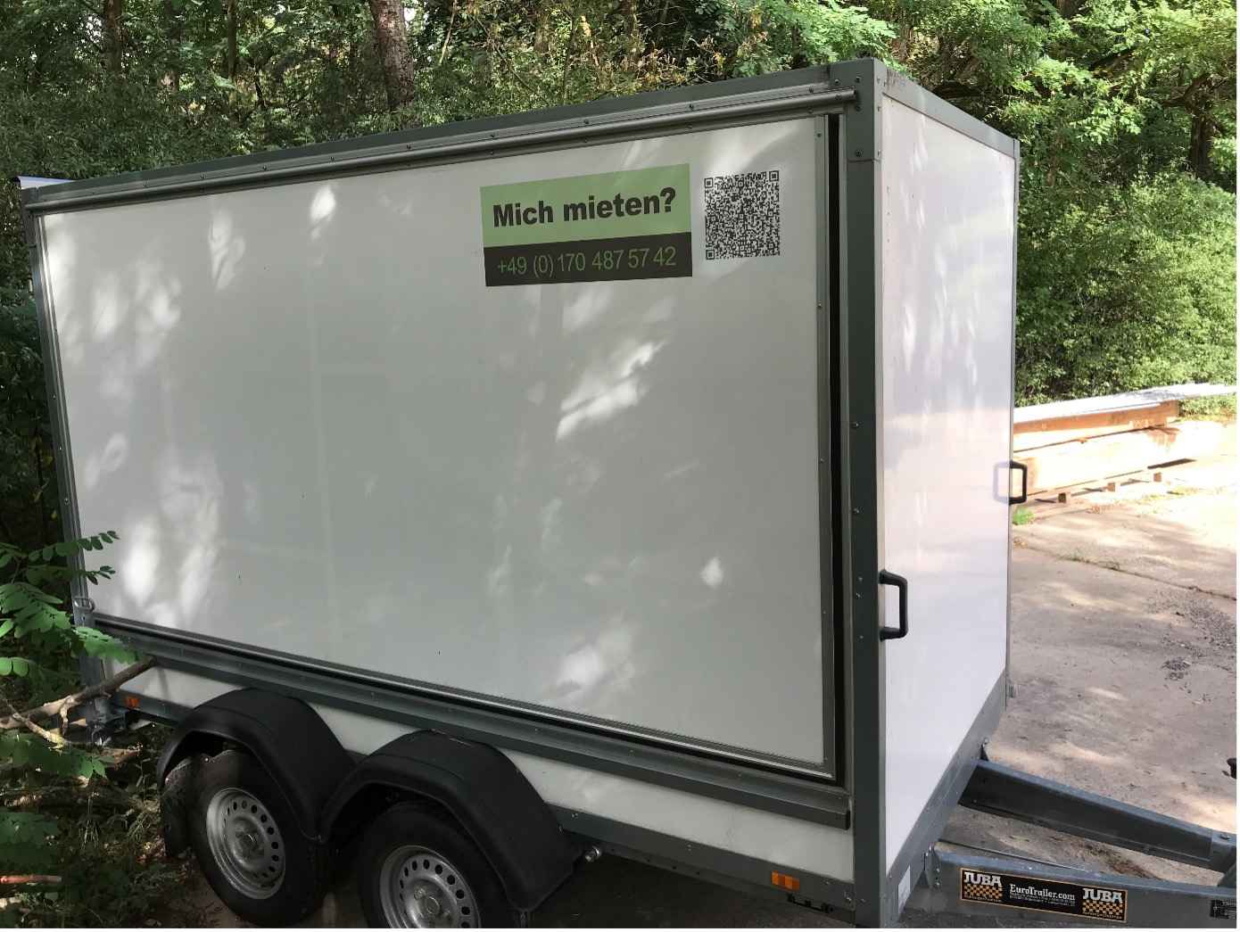 Kofferanhänger mit Fenster